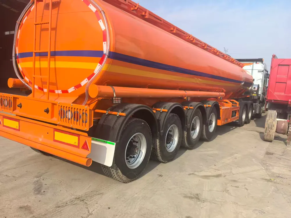 Полуремарке с цистерна за транспортиране на течен азот CO2